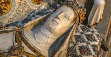 Открыта гробница известной королевы: археологи не могут объяснить то, что они нашли (фото)