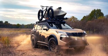 Спортивный седан и внедорожный кроссовер: Nissan представил две яркие новинки (фото)