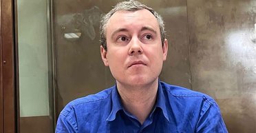 В РФ впервые вынесли приговор из-за участия в уличном опросе о войне (видео)