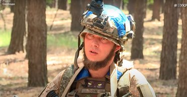 Сутки просидел в окопе с 8 оккупантами: украинский пограничник о бое под Клещиевкой (видео)