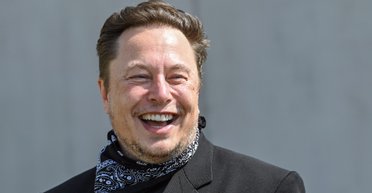 "Серійний перелюбник": донька Ілона Маска Вівіан розкритикувала батька (фото)