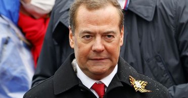 "Тотальная деградация": Медведев "расширил" список стран для ядерного удара