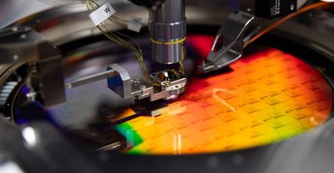 Китай будет контролировать 45% всех мощностей по выпуску чипов, но есть нюанс