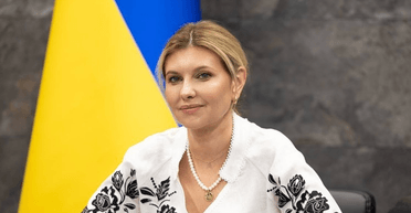 Олена Зеленська у вишиванці з чорними квітами звернулася до українців (фото)