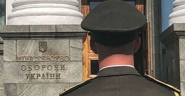 Швондеры атакуют Минобороны. Кто и зачем "заряжает" общество против Резникова