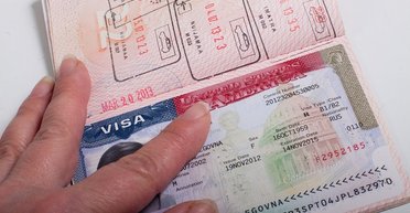 Россиянам будут отказывать в визах США: Госдеп ставит на "паузу" оформление разрешений для 75 стран