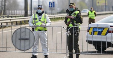 9 травня в умовах війни. У яких містах скасували святкування і де продовжили комендантську годину