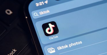 Небезпечні для психіки: ТікТок заборонить б'юті-фільтри підліткам до 18 років