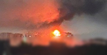 Взрывы, пожары в домах и перебои со светом: россияне массированно атаковали Украину дронами и ракетами (фото, видео)