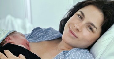 Телеведуча Іванна Онуфрійчук народила первістка — перші фото малюка