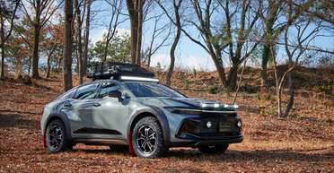 Toyota планирует выпустить необычный седан-кроссовер: подробности и видео