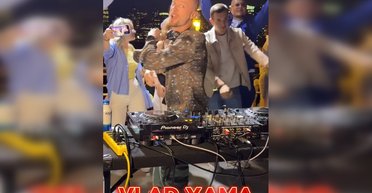 Прыгал на Хэллоуин: Влад Яма стал диджеем на "русской вечеринке" в клубе Чикаго (видео)