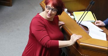 Депутаты-шоумены. Почему украинским политикам не страшны скандалы