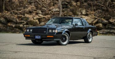 Эксклюзив за $230 000: на аукционе продали культовый спорткар 80-х в новом состоянии (фото)