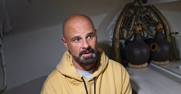 "Свингер" и Дон Жуан. Актер Михаил Кукуюк об экспериментах в театре и закулисье телешоу