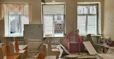 Обстріл Дніпра: під ударом були школи й садочки, є загиблий і десятки поранених (відео)