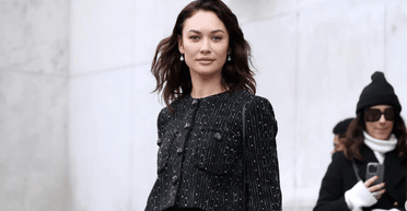 "Дівчина Бонда" Ольга Куриленко відвідала Паризький тиждень моди (фото)