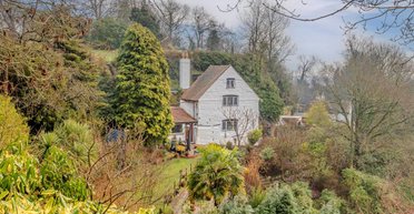 Висічений у камені: у Британії продають унікальний печерний будинок (фото)