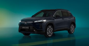 Свежий дизайн и спортивная версия: Toyota обновила недорогой и экономичный кроссовер (фото)