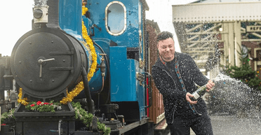 Вместо виллы и Феррари: победитель лотереи потратил деньги на странную детскую мечту (фото)