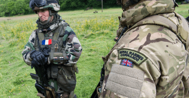 Франция и Британия обсуждают отправку своих войск в Украину: три сценария их размещения