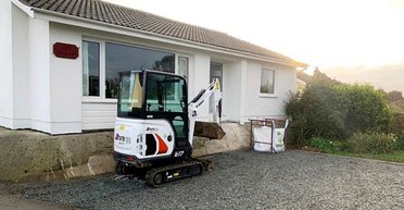 Открытие во время ремонта: подвал оказался военным бункером с жуткой надписью (фото)