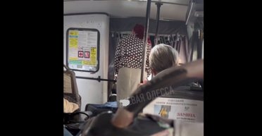 В Одессе руководитель департамента ОВА отлупила и обматерила водителя маршрутки, — соцсети (видео)