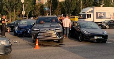 ДТП на $200 тысяч: блогер Даша Квиткова попала в масштабную аварию в Киеве, — соцсети (фото)