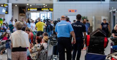 Румынская делегация едва не опоздала на саммит НАТО из-за забастовки пилотов