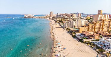 Отдых на популярном европейском курорте закончился визитом к медикам для более 100 туристов: что произошло