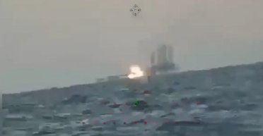 СБУ провела спецоперацию на "вышках Бойко": какие объекты РФ взорвали морские и воздушные дроны (видео)