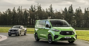 Для очень быстрой доставки: Ford показал спортивные фургон и пикап (фото)