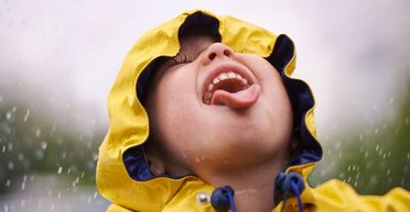 Ученые рассказали, безопасно ли пить дождевую воду