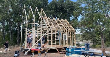 23-річний чоловік збудував будинок "з нуля", переглядаючи уроки на YouTube (фото)