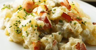 Картопляний салат зі сметаною: рецепт ситної страви