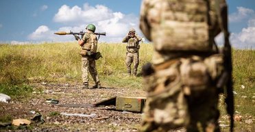 "Переходим в длительный формат": эксперт рассказал о новом подходе к боевым действиям (видео)