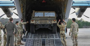 Военная помощь Украине сократилась: Европа не компенсирует недостаток поставок США (инфографика)