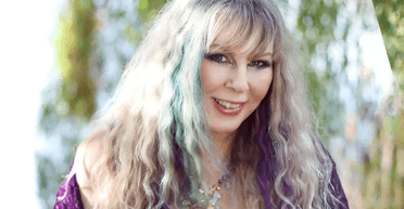 "Думають, що я божевільна": жінка запевняє, що перетворюється на русалку у ванні (фото)