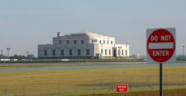 Большая квартира, забитая золотом: журналист рассказал, как Форт-Нокс выглядит изнутри