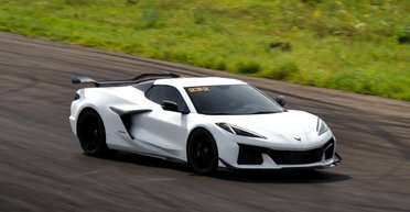 670 сил и 2,6 с до сотни: в Украине появился новый Chevrolet Corvette за $120 000 (фото)