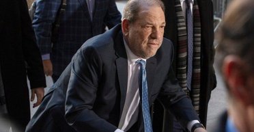 72-річного Гарві Вайнштайна терміново доправили в лікарню: що відомо (фото)