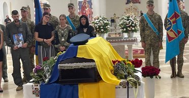 Авіакатастрофа на Житомирщині: у Києві почалася церемонія прощання з загиблим "Джусом" (відео)