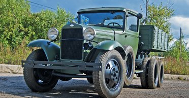 Подарок от "дедов": ВС РФ штурмовали позиции ВСУ под Авдеевкой на грузовиках 30-х годов (видео)