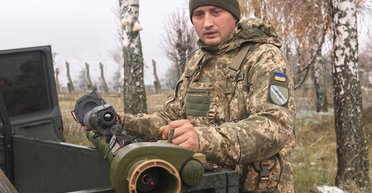 "Ты и есть ПВО?": Воздушные силы показали зенитчика, который "Иглой" сбивает ракеты РФ (фото)