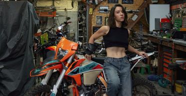 Александра Гончарук об участии в Нацотборе на Евровидение-2025, травме и песне "Живи": интервью Фокусу