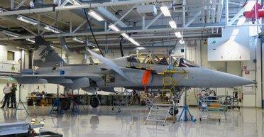 Шведская Saab готова открыть в Украине завод по сборке истребителей Gripen: откуда возьмут деньги