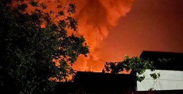 Атаковали шестью дронами: в Краснодарском крае РФ горит нефтебаза, — росСМИ (видео)