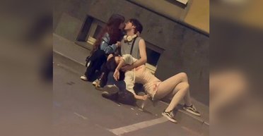 Случайное фото стало искусством: японский кадр превратили в картину и гравюру (фото)