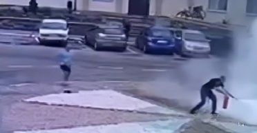 У Київській області жінка підпалила себе перед будівлею суду (фото)