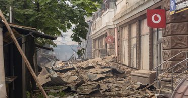 Ракетный удар по Днепру: в полиции показали первые минуты после атаки ВС РФ (видео)